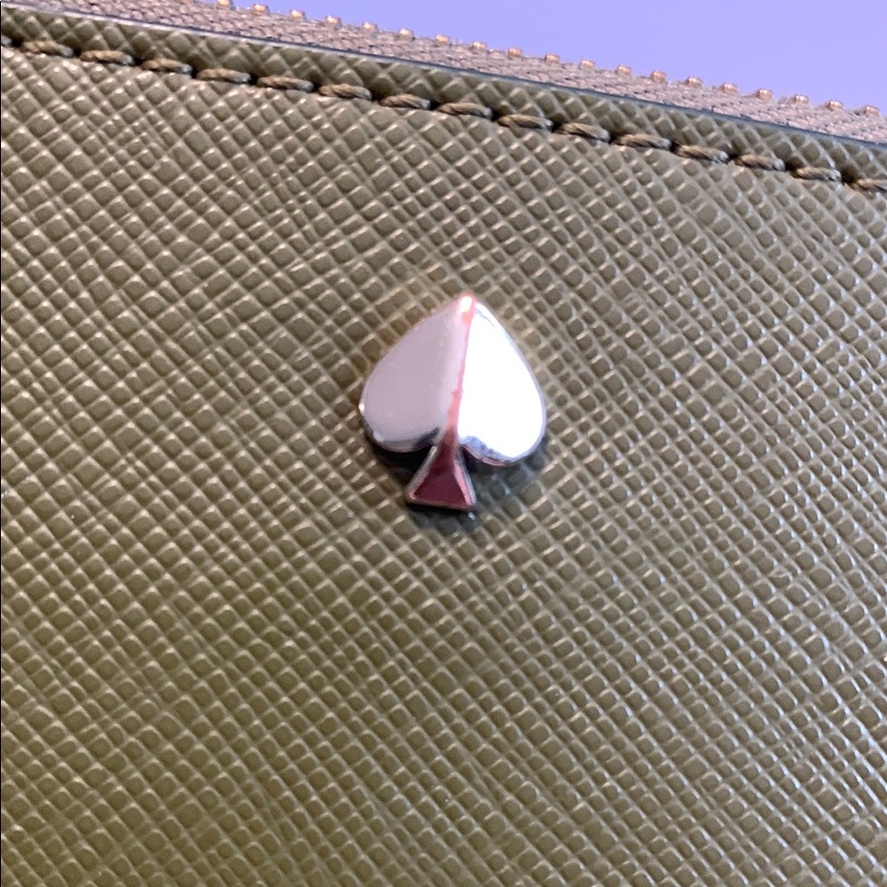 Kate Spade Olive Saffiano Leather Wristlet W Butterfly Bag Charm - Picture 10 of 16